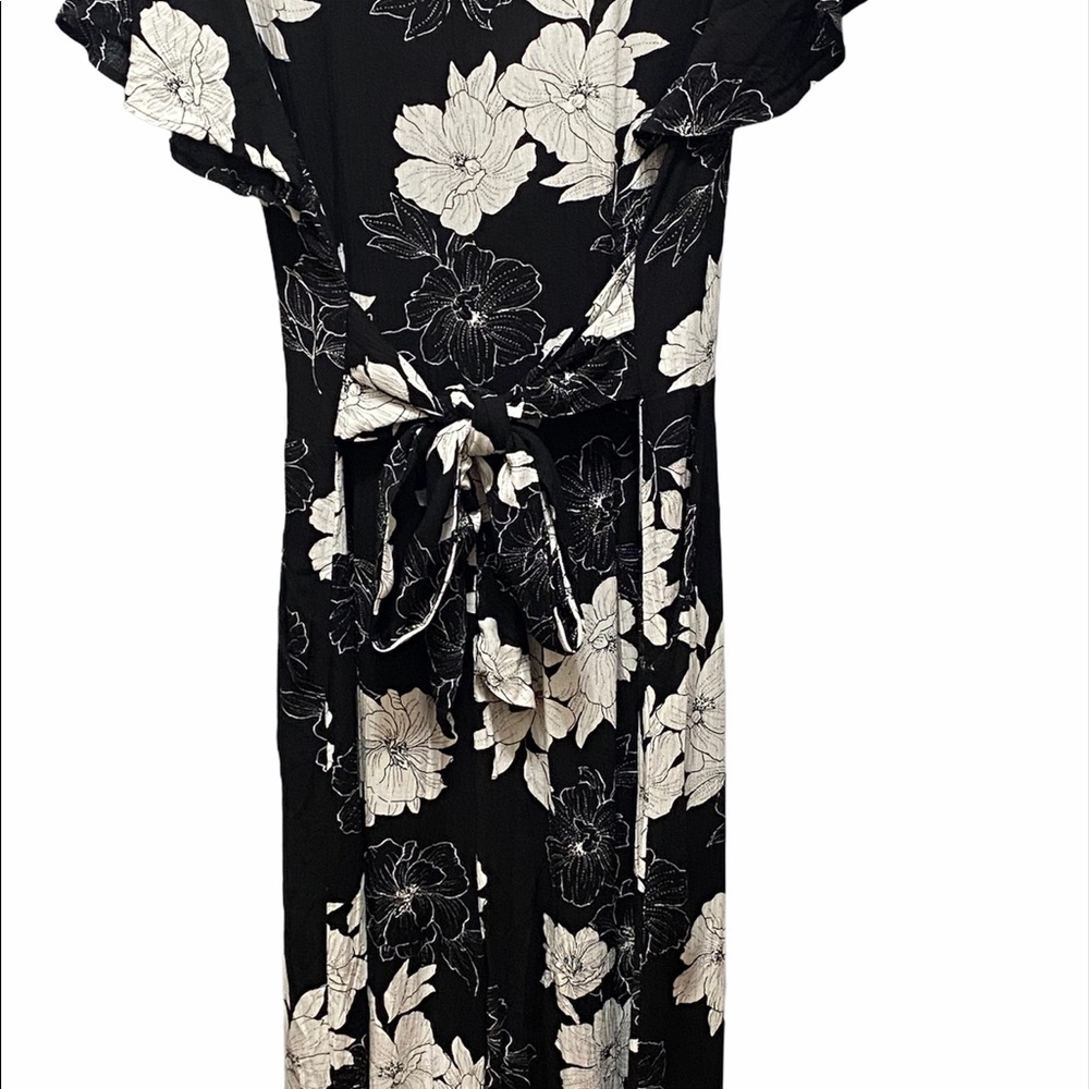 Lulu’s Black and White Romper - Picture 4 of 4